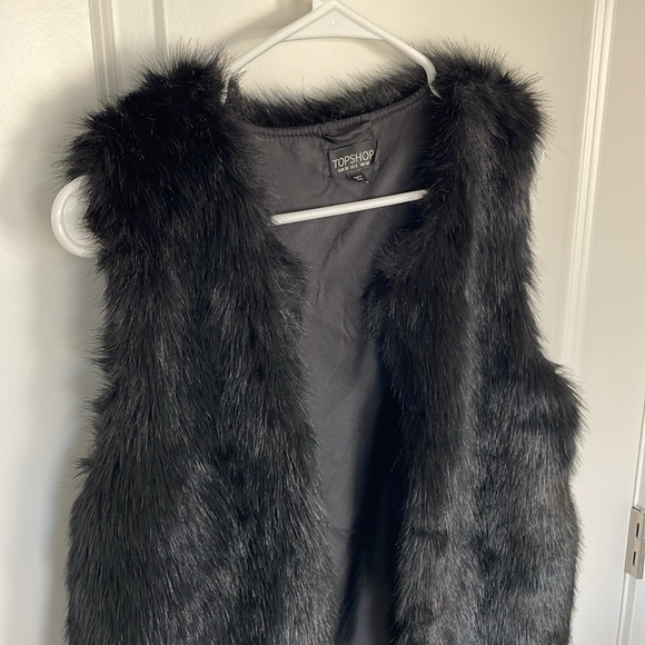 TOPSHOP Fur Vest - Picture 10 of 12